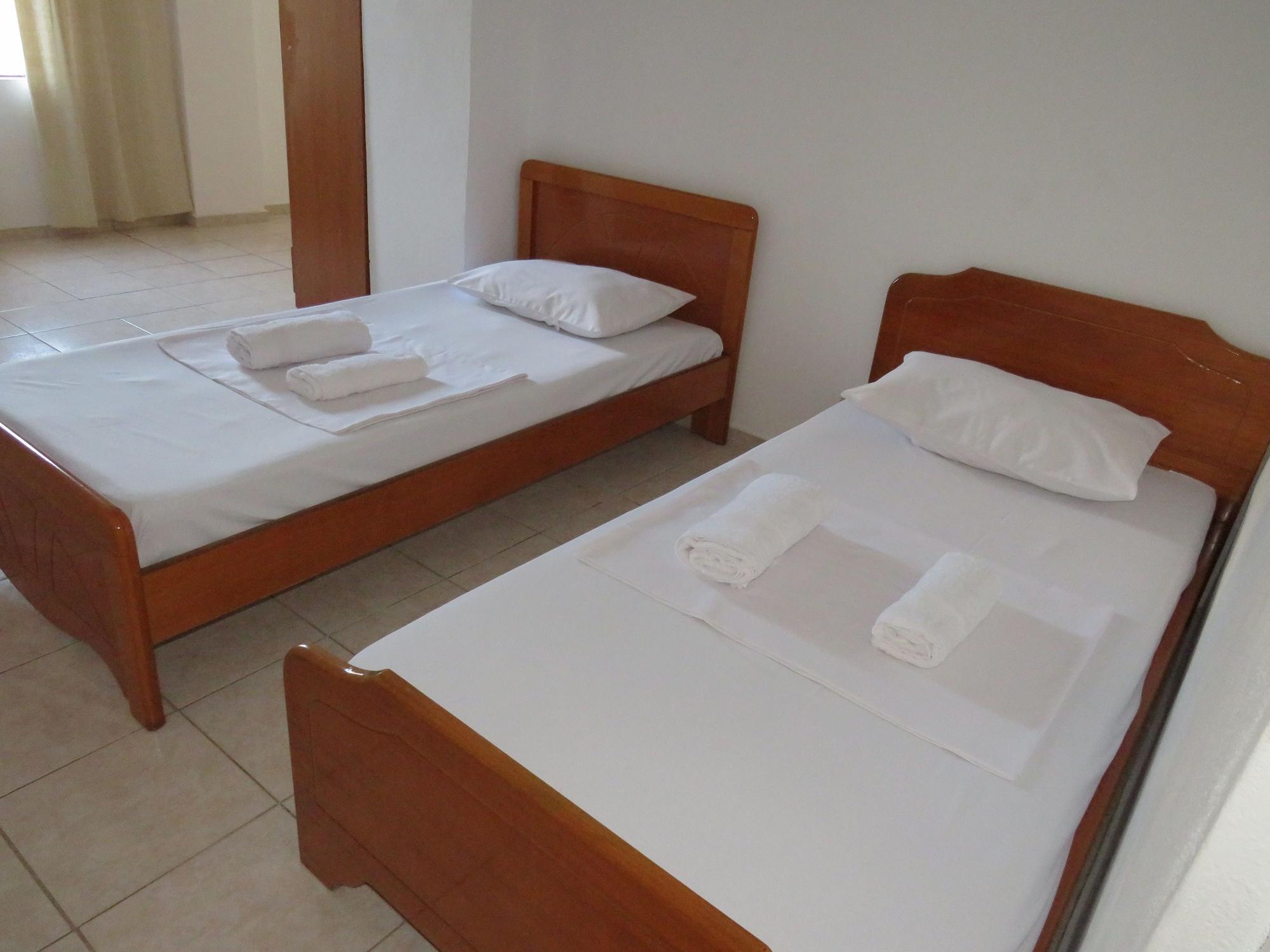 Casa Mia Hotel Саранда Экстерьер фото